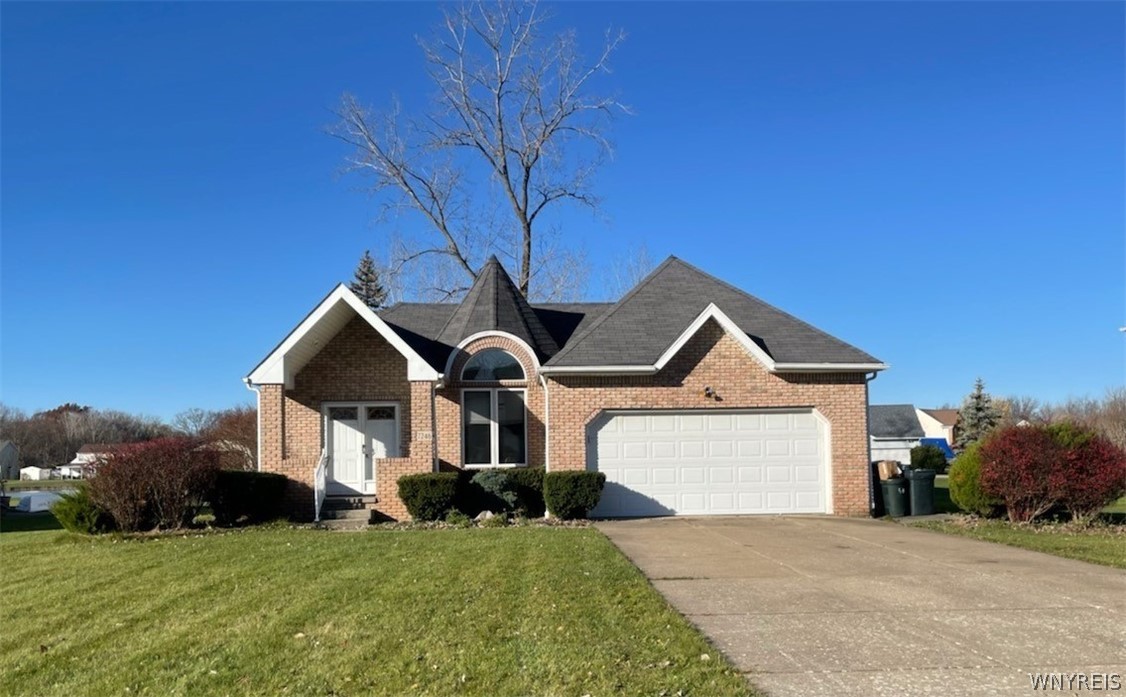 Sold 7246 Winbert Drive, Wheatfield, NY 14120 3 Beds / 2 Full Baths