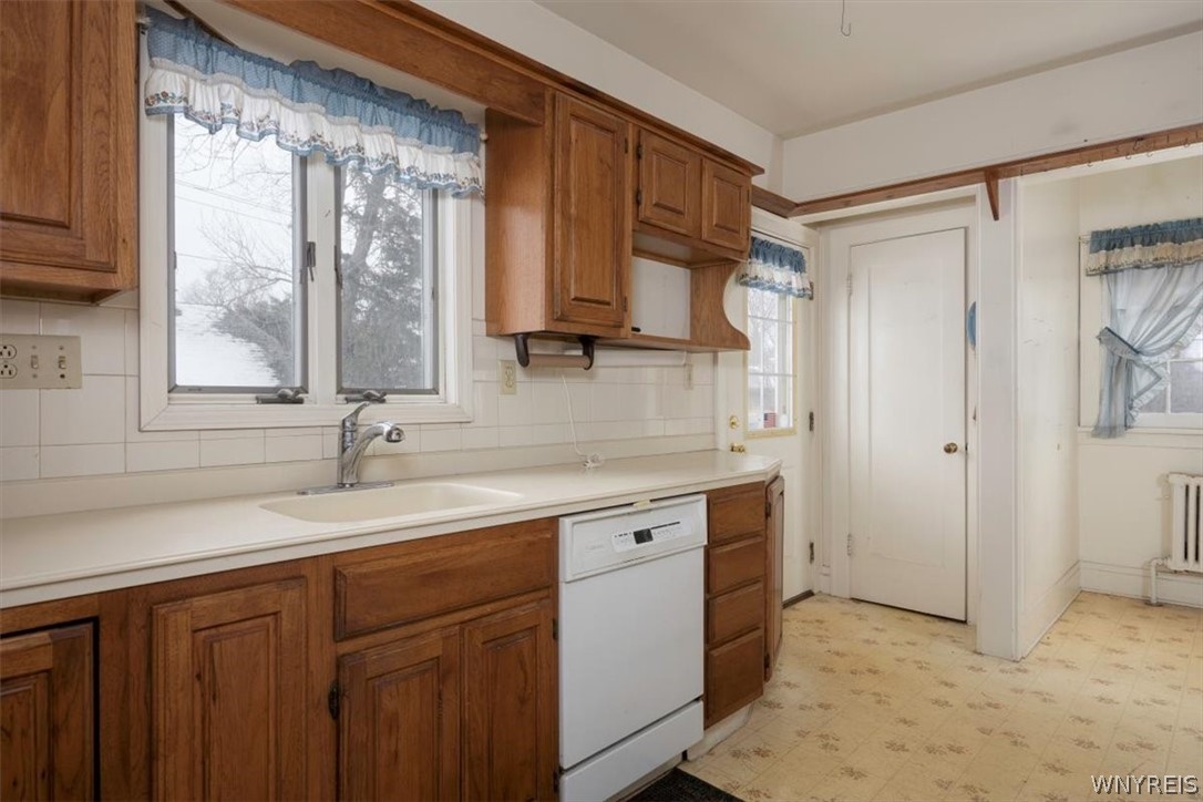 Sold 165 Berryman Drive, Amherst, NY 14226 3 Beds / 1 Full Bath / 1