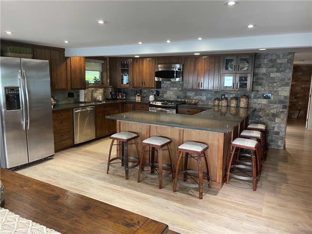 Sold 5980 E Lake Road, Conesus, NY 14435, Conesus 4 Beds / 2 Full