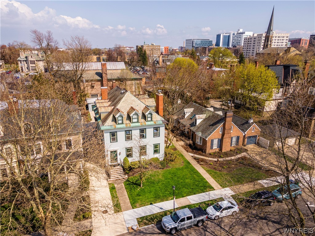 27 Oakland Pl, Buffalo, NY 14222, Delaware District