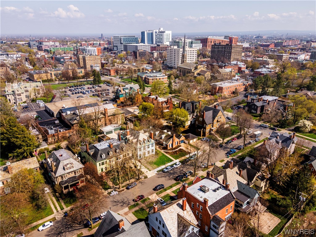 27 Oakland Pl, Buffalo, NY 14222, Delaware District