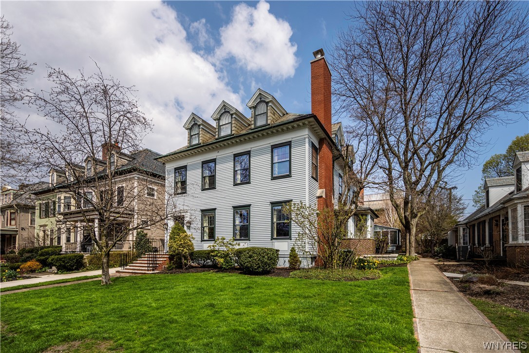 27 Oakland Pl, Buffalo, NY 14222, Delaware District