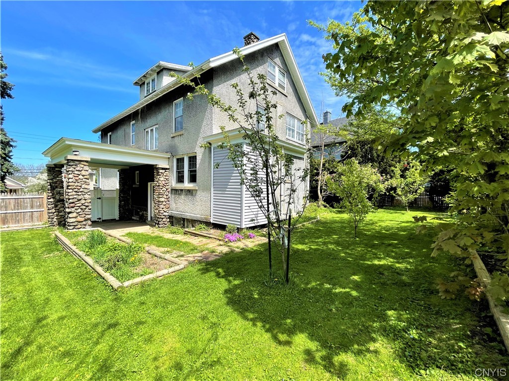 For Sale 2003 Whitesboro Street, Utica, NY 13502, Utica 4 Beds / 1