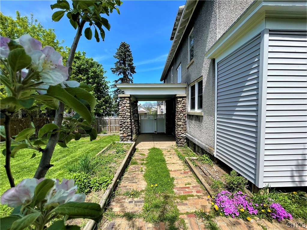 2003 Whitesboro Street, Utica, NY 13502