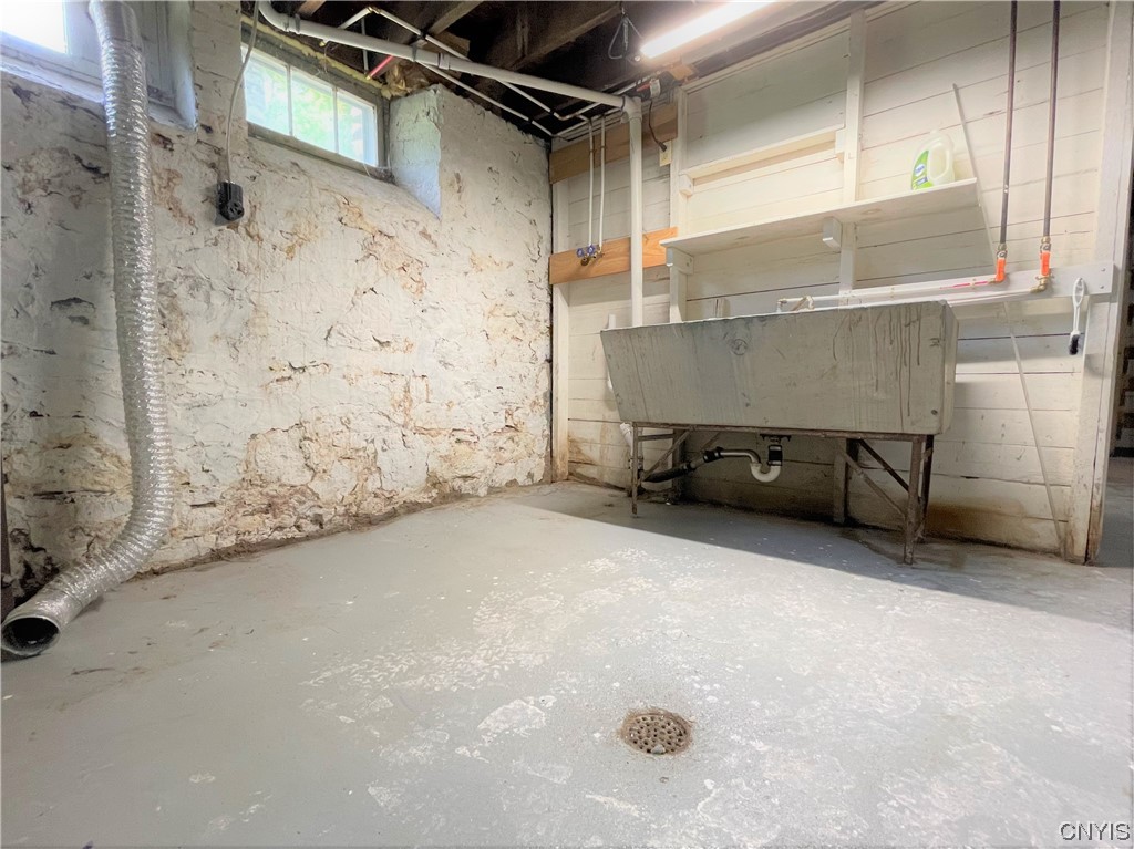 2003 Whitesboro Street, Utica, NY 13502