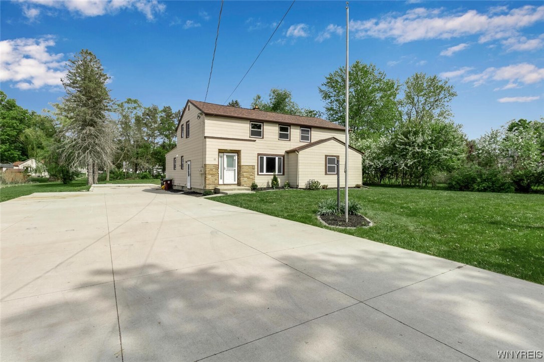 12 Woodhaven Road, Orchard Park, NY 14127