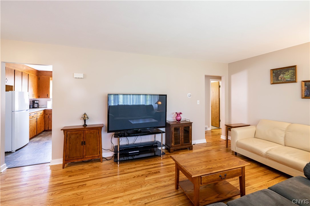 Sold 102 Daniels Drive, Lenox, NY 13032, Canastota 2 Beds / 1 Full