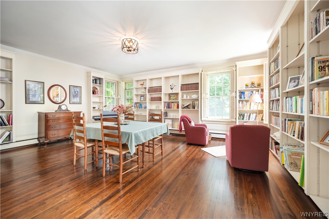 65 Oakland Place, Buffalo, NY 14222, Delaware District