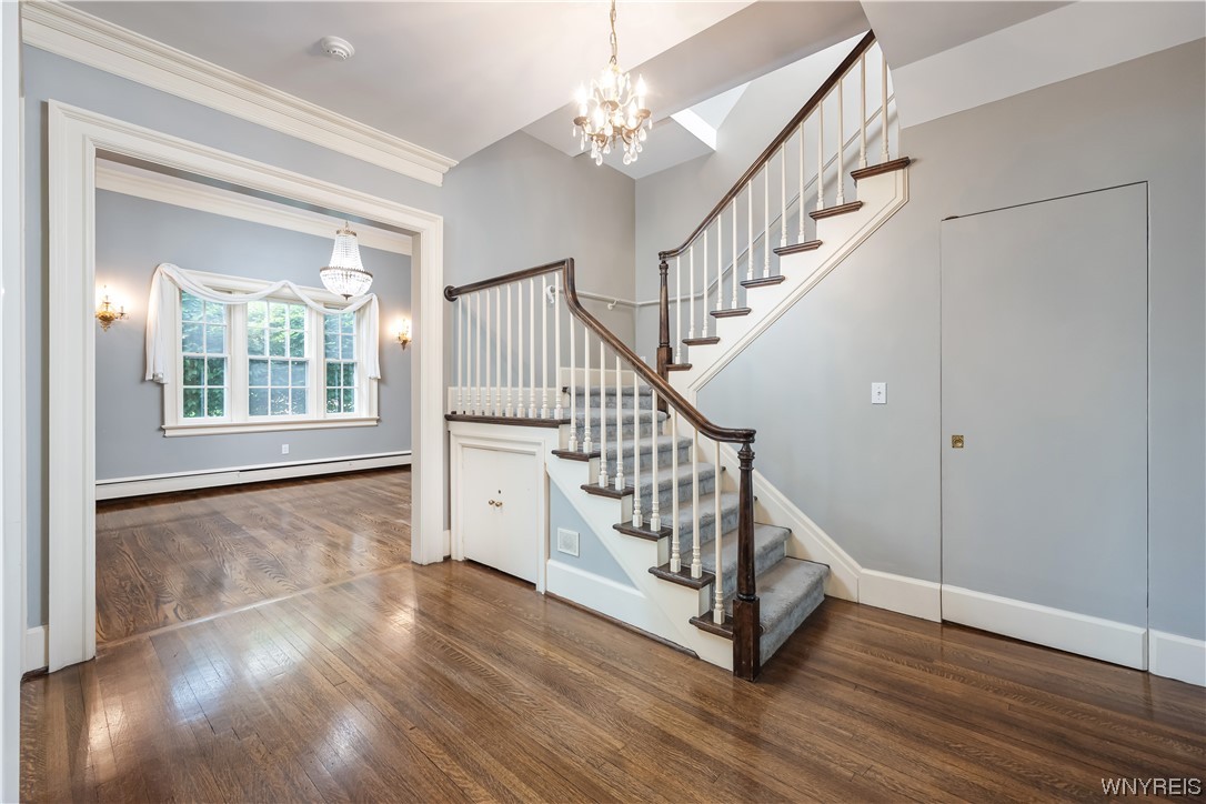 65 Oakland Place, Buffalo, NY 14222, Delaware District