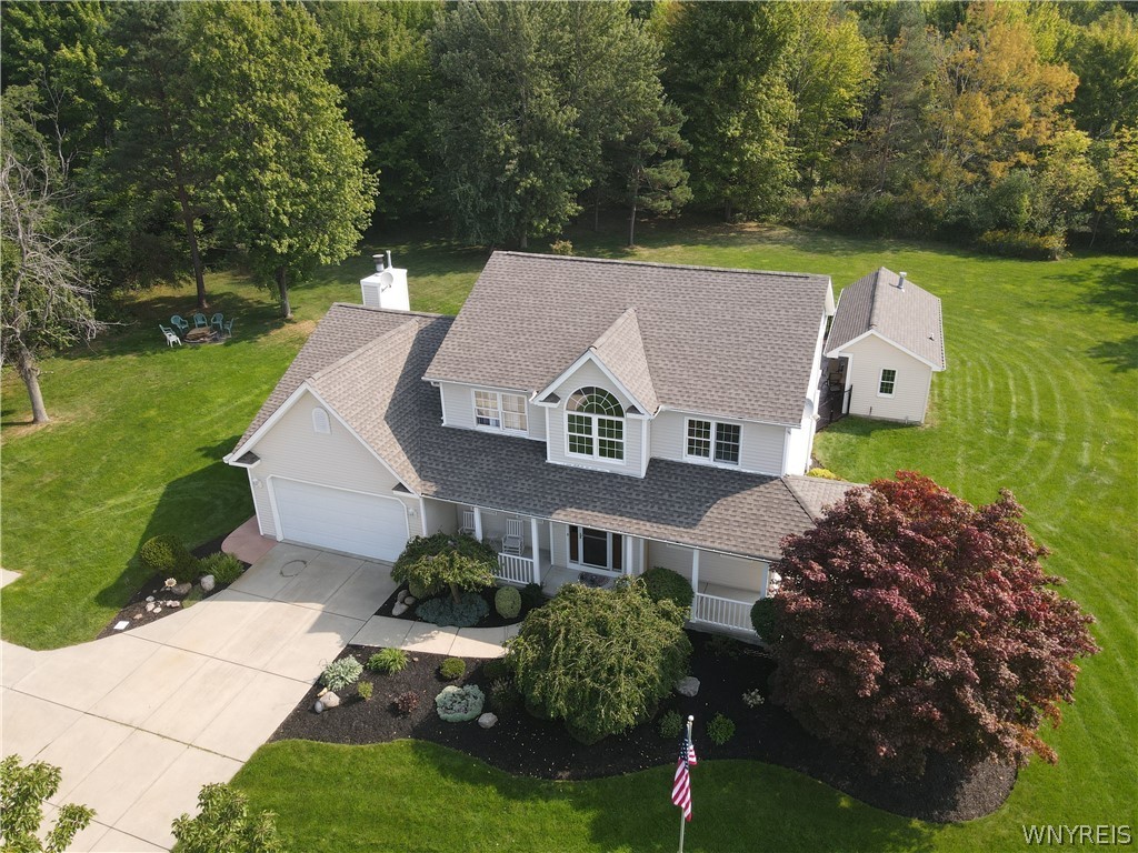 Sold 4745 Parker Road, Hamburg, NY 14075 3 Beds / 3 Full Baths / 1