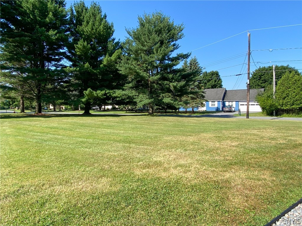 5 Upper Woods Road, New Hartford, NY 13413