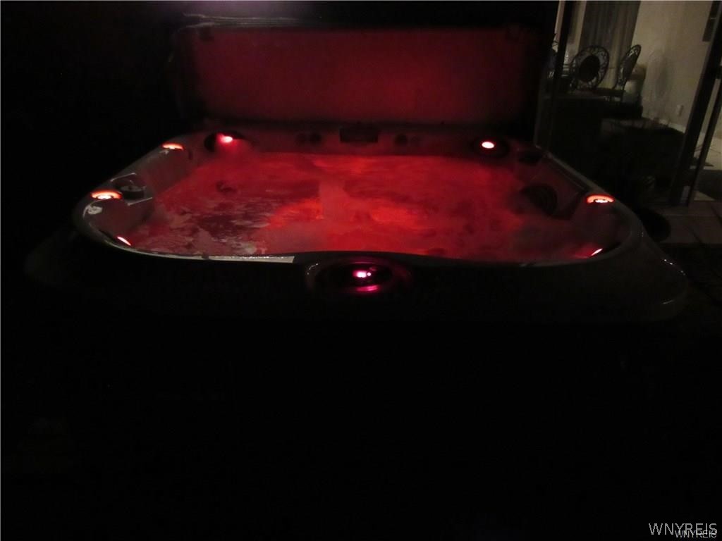 Sold 167 Hunters Lane, Amherst, NY 14221 3 Beds / 2 Full Baths