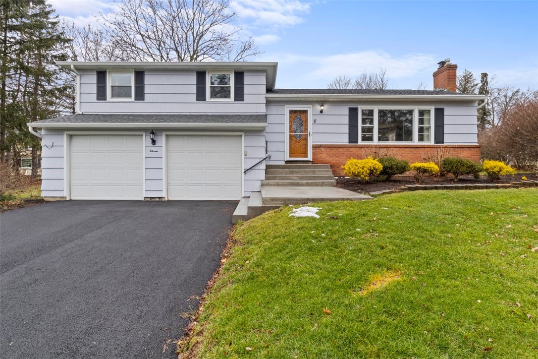 11 Crest View Drive, Penfield, NY 14625