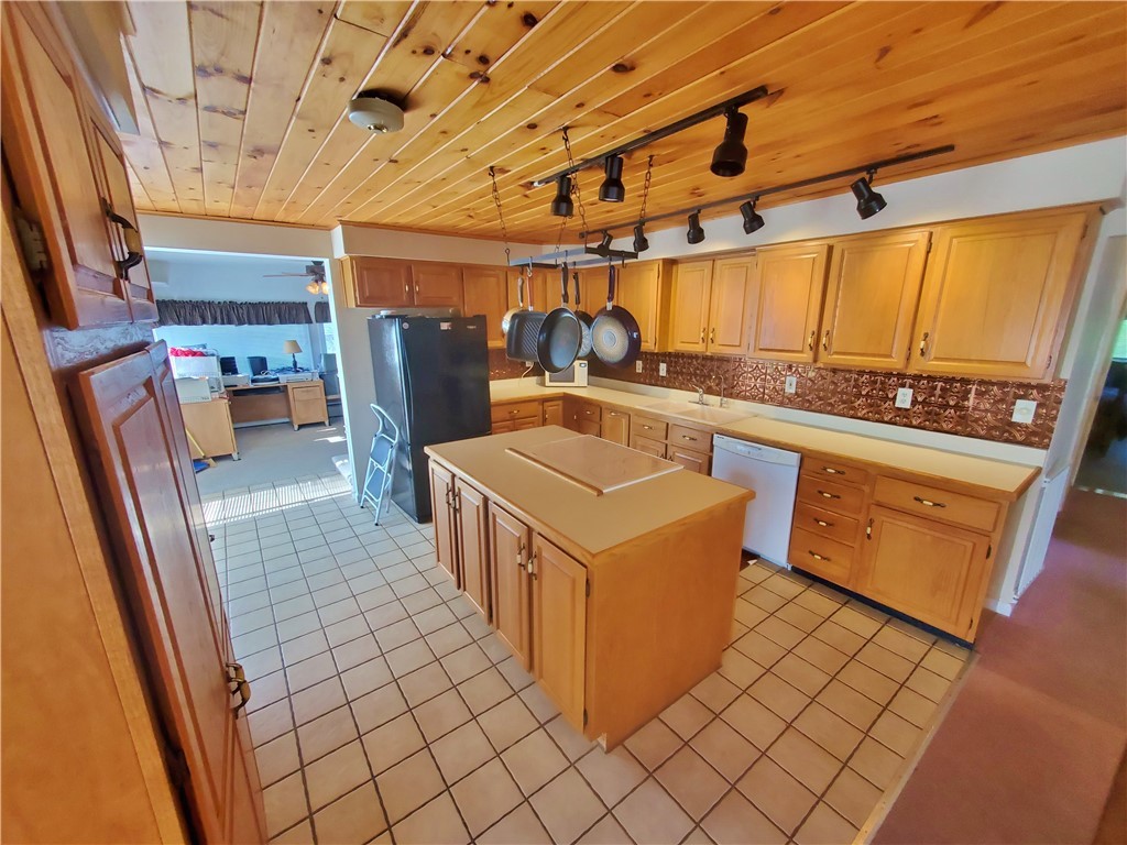 4187 E Lake Road, Tyrone, NY 14837