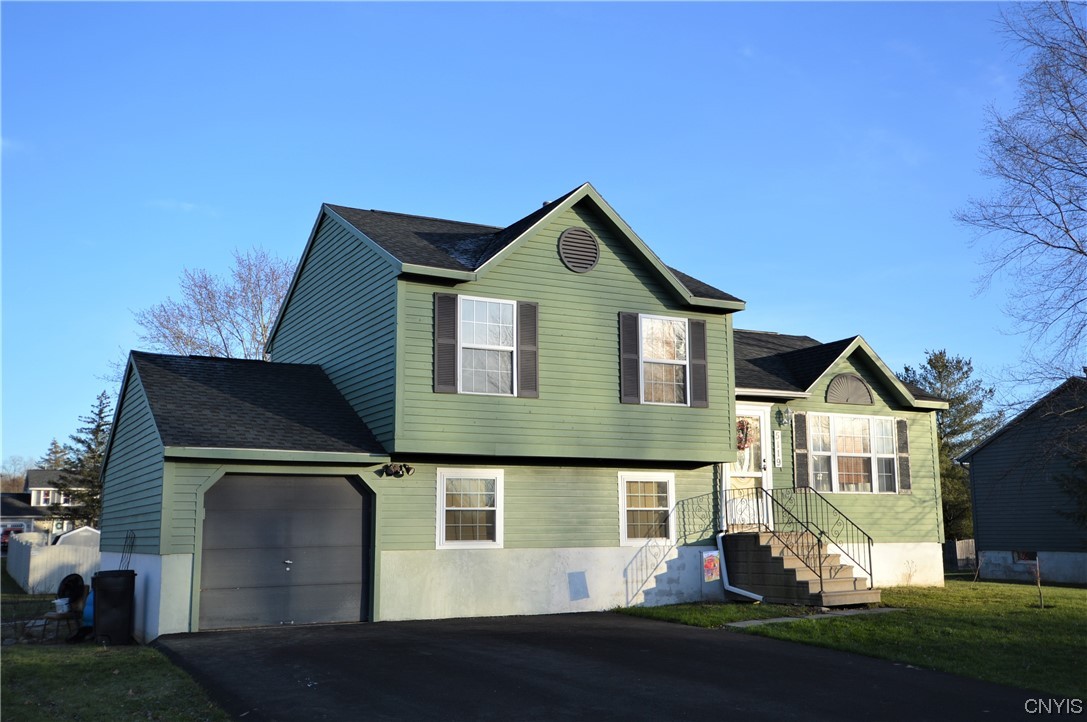 5119 Old Barn Road, Clay, NY 13041