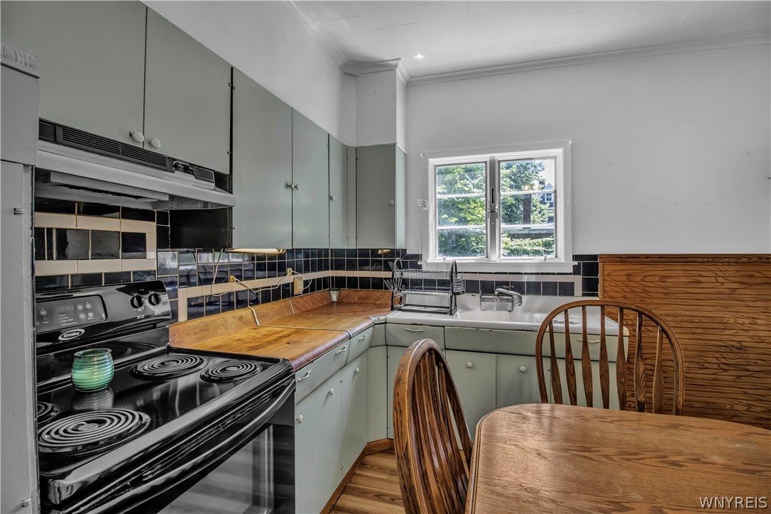 57 Pooley Place, Buffalo, NY 14213, West Side