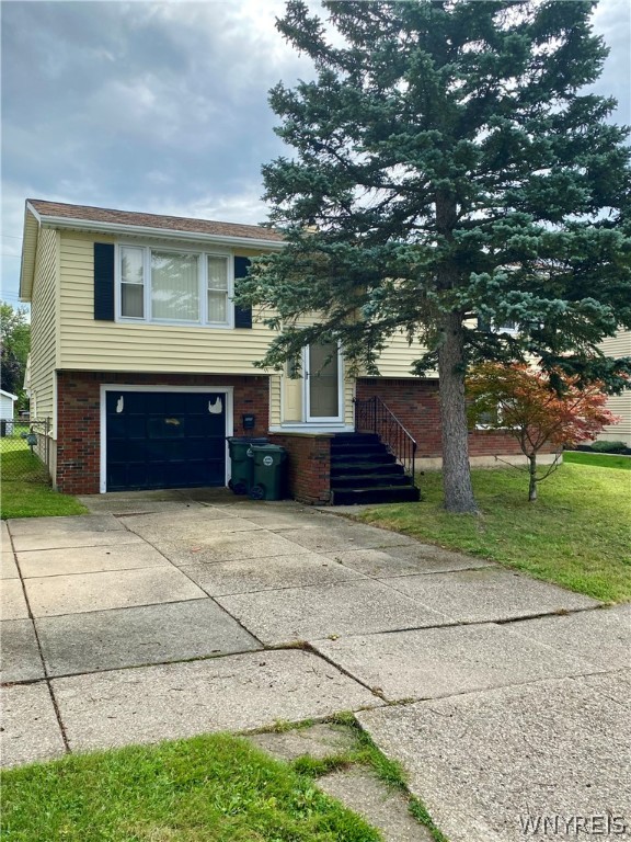 11 Leonard Drive, Lancaster, NY 14043