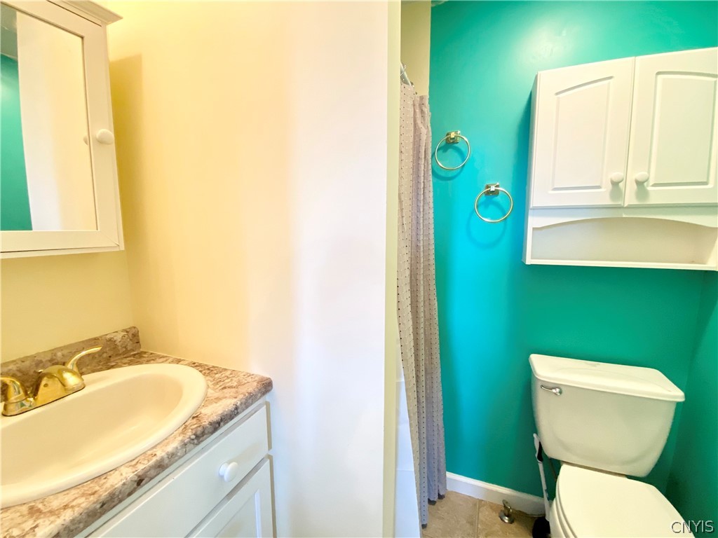 Sold 10 Foxcroft Circle, NY 13021, Auburn 4 Beds / 2 Full