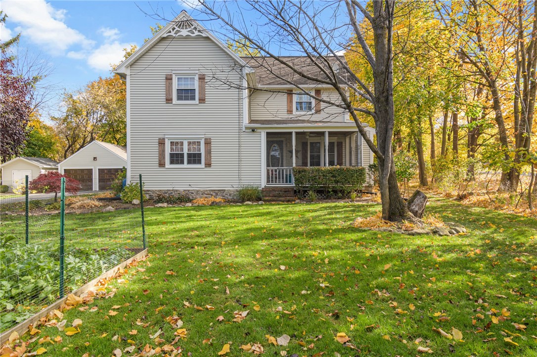 1058 Bay Rd, ster, NY 14580