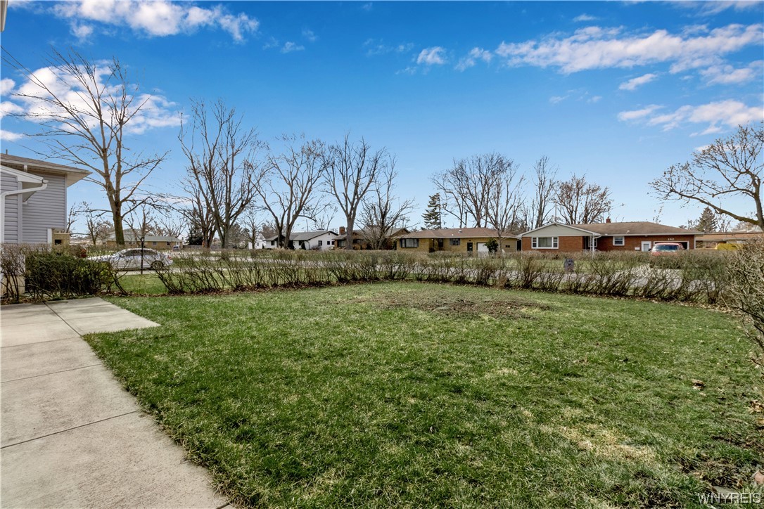 For Sale 105 Barberry Lane, Amherst, NY 14221, Williamsville 3 Beds