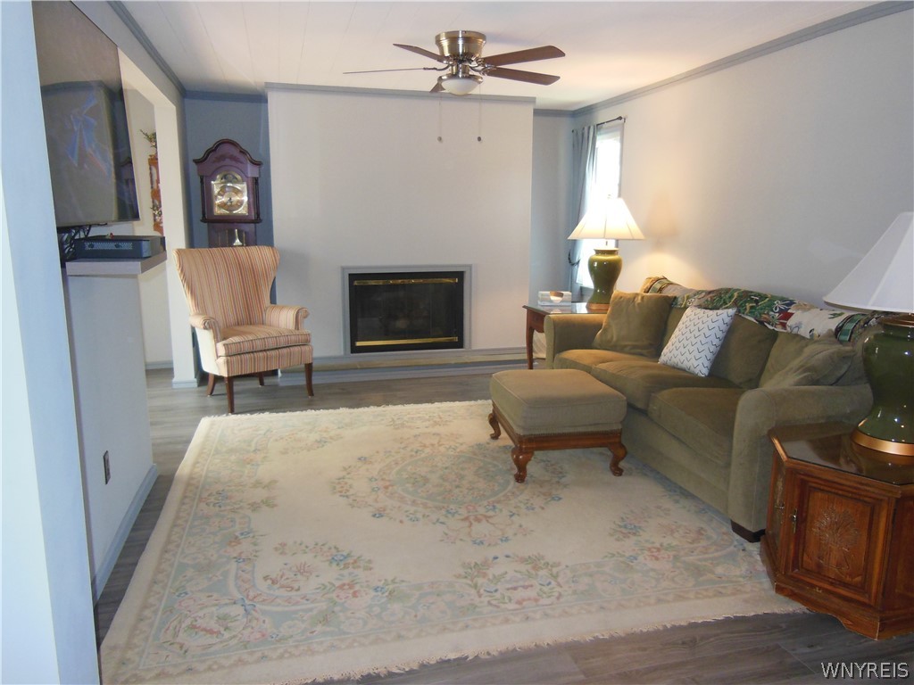 10 Lyndale Court, West Seneca, NY 14224