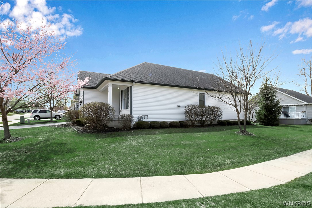 20 Hickory Grove Lane, Cheektowaga, NY 14227