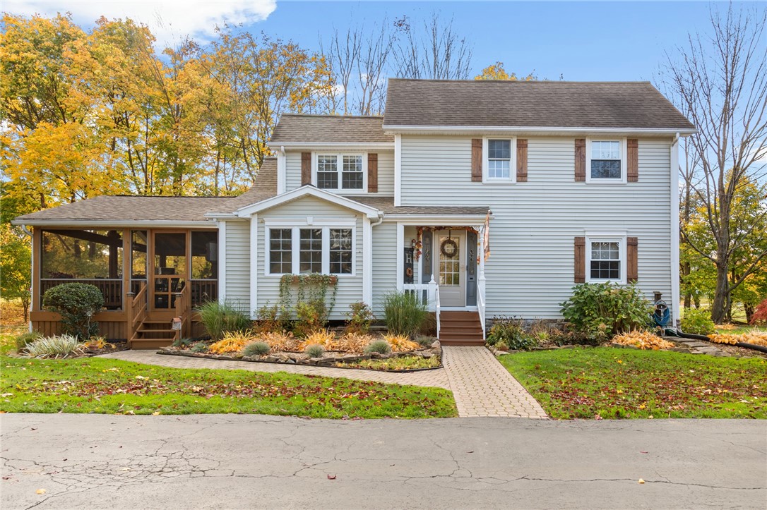 1058 Bay Rd, ster, NY 14580