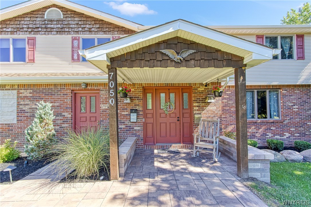 Sold 7050 Michael Road, Orchard Park, NY 14127 460,000