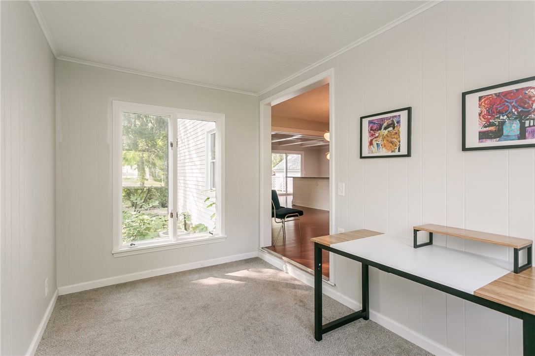 Sold 963 Five Mile Line Road, ster, NY 14580 4 Beds / 2 Full