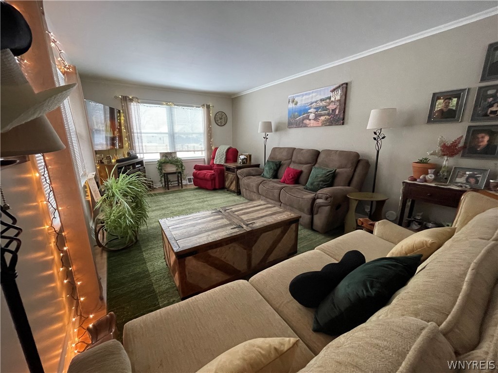 2294 River Road, Wheatfield, NY 14304