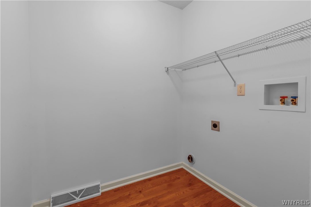 20 Hickory Grove Lane, Cheektowaga, NY 14227