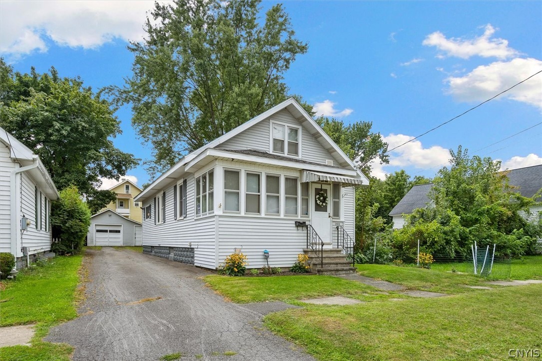 Sold 2123 Maynard Avenue, Whitestown, NY 13502 3 Beds / 1 Full Bath