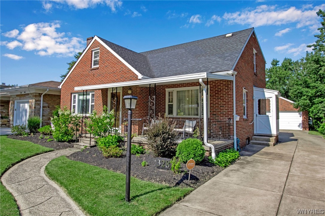 328 Allenhurst Road, Amherst, NY 14226