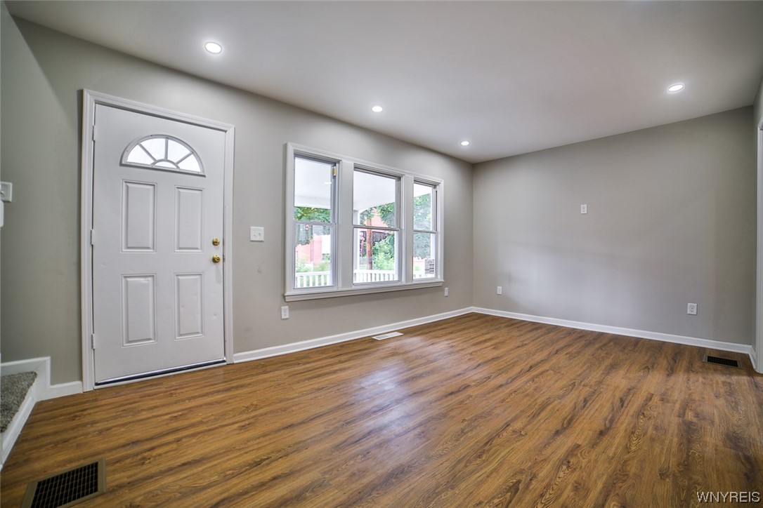 Sold 345 Crowley Avenue, Buffalo, NY 14207, Riverside 3 Beds / 1