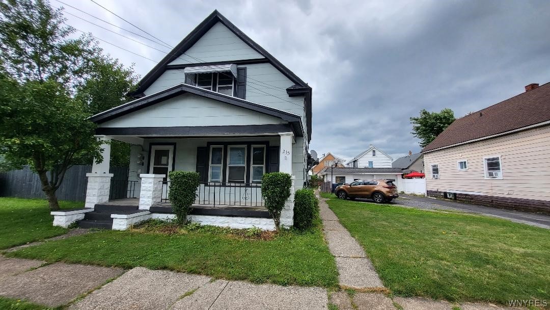 Sold 215 Barnard Street, Buffalo, NY 14206, Kaisertown 6 Beds / 3 Full Baths 180,000
