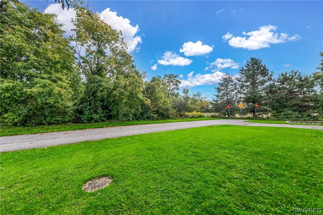 Sold 4247 Milestrip Road, Hamburg, NY 14219 3 Beds / 2 Full Baths