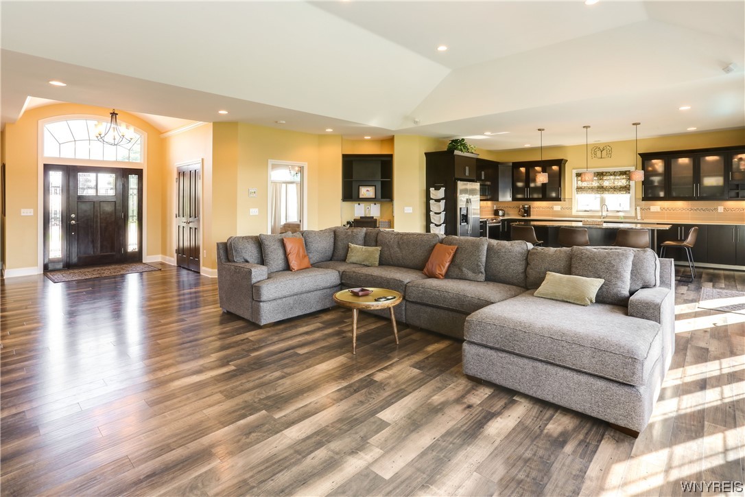 Sold 960 Foxcroft Road, Grand Island, NY 14072 3 Beds / 3 Full Baths