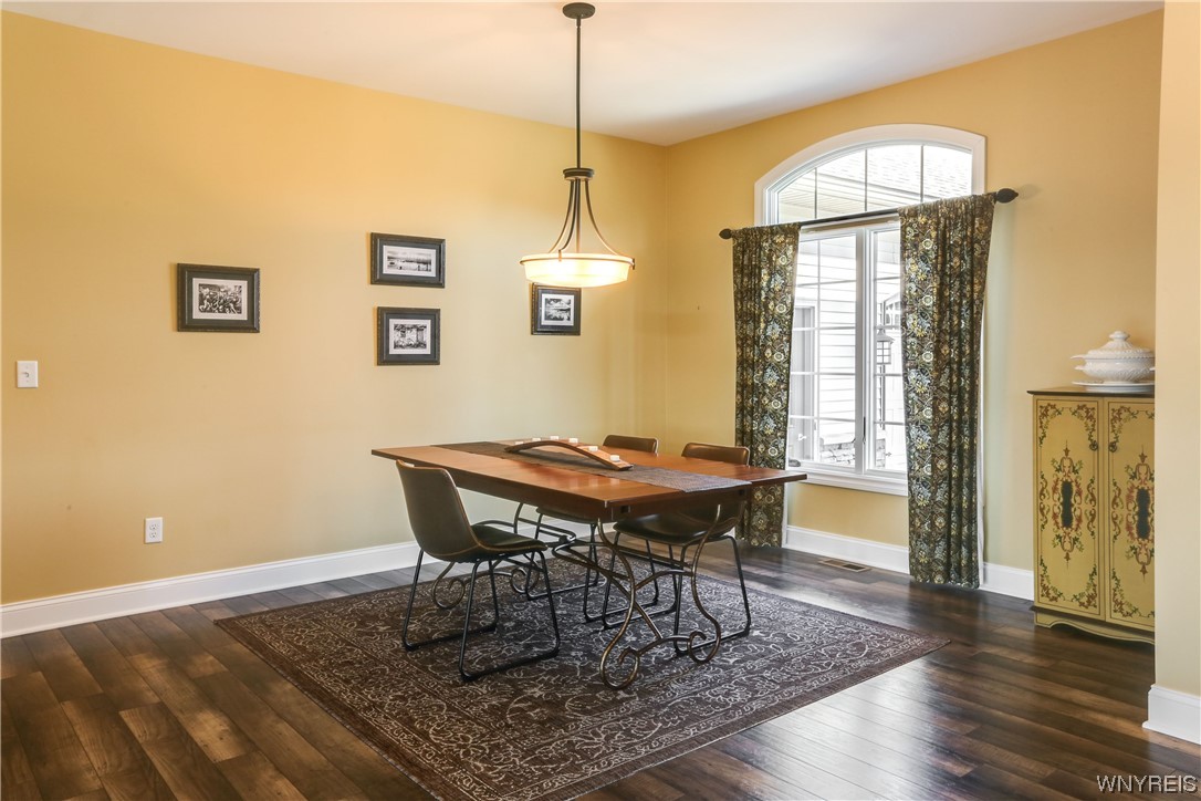 Sold 960 Foxcroft Road, Grand Island, NY 14072 3 Beds / 3 Full Baths