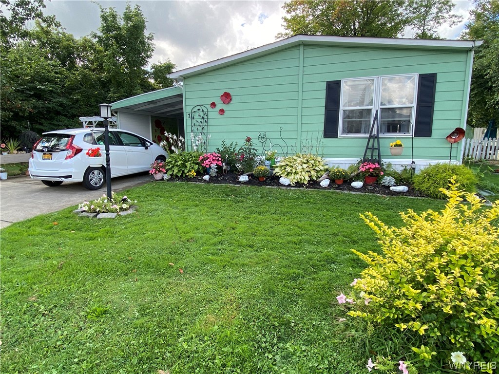 Sold 3450 Howard Road, 71, Hamburg, NY 14075 3 Beds / 2 Full Baths