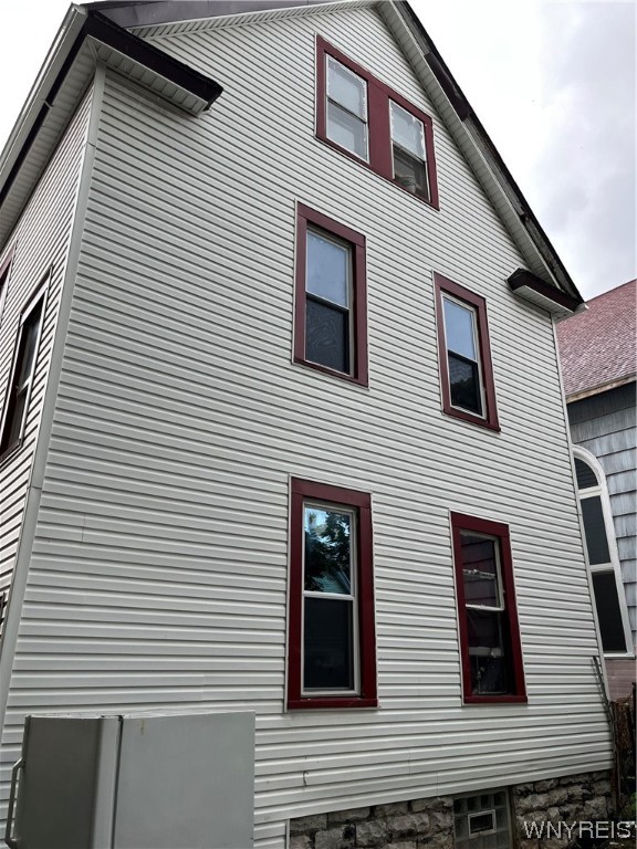 Sold 352 Austin Street, Buffalo, NY 14207, Black Rock 6 Beds / 2