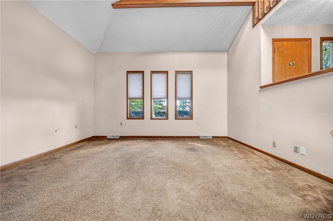 Sold 128 Casey Road, Amherst, NY 14051 4 Beds / 2 Full Baths / 1 Half Bath 320,000