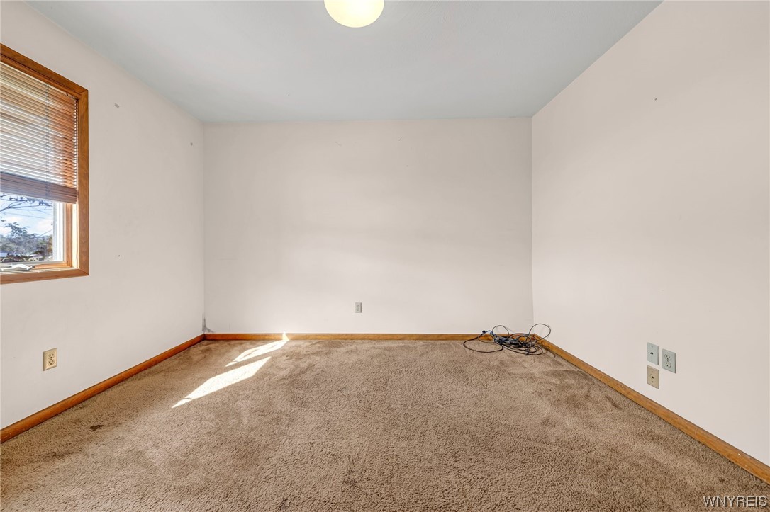 Sold 128 Casey Road, Amherst, NY 14051 4 Beds / 2 Full Baths / 1 Half Bath 320,000