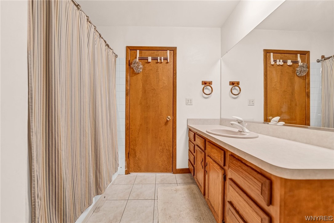 Sold 128 Casey Road, Amherst, NY 14051 4 Beds / 2 Full Baths / 1 Half Bath 320,000