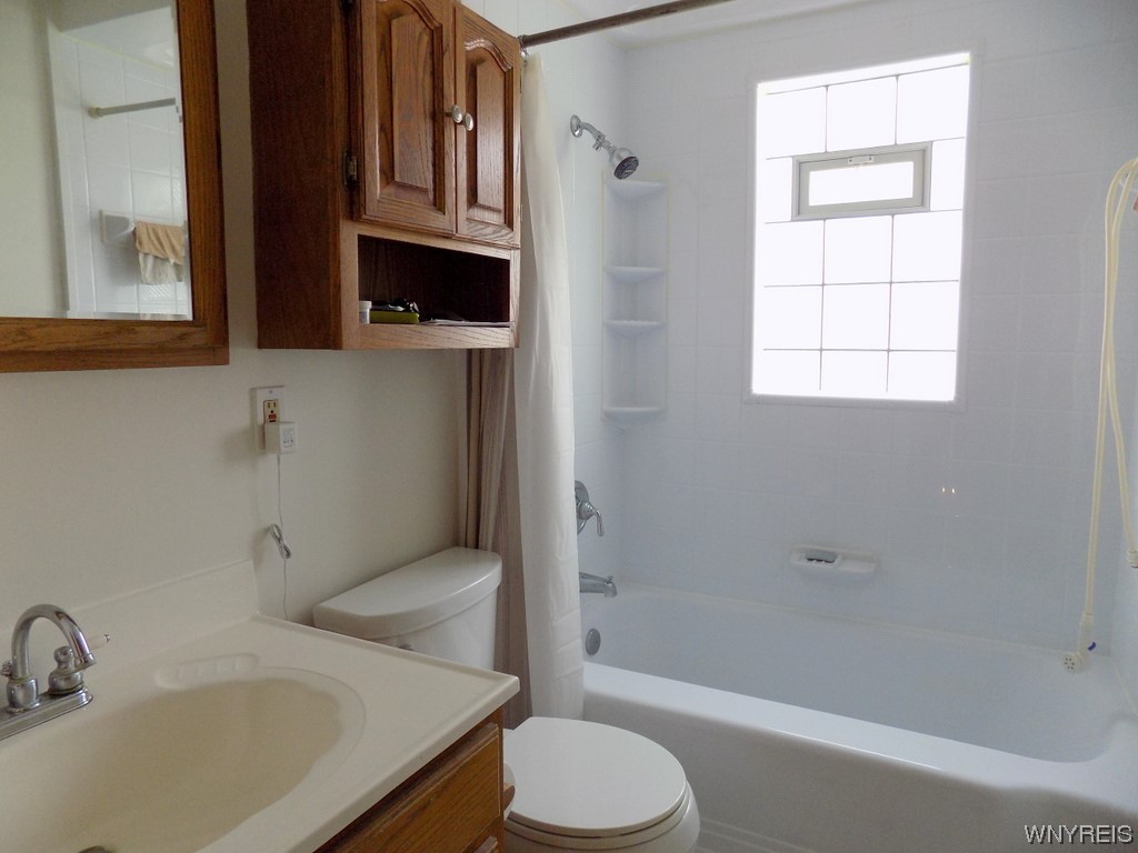 1166 Dodge Road, Amherst, NY 14068