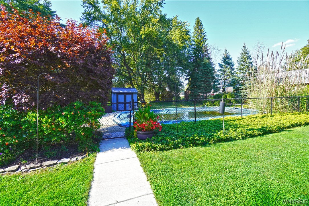 Sold 780 Cayuga Creek Road, Cheektowaga, NY 14227 3 Beds / 1 Full