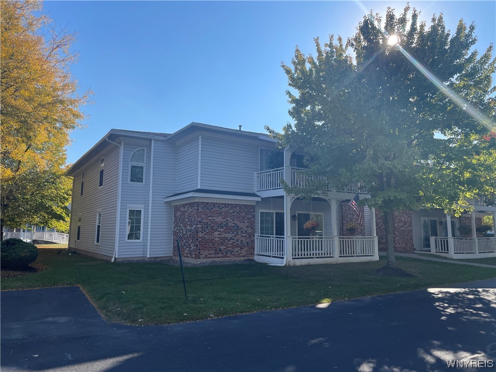 Sold 1125 Youngs Road, E, Amherst, NY 14221 2 Beds / 2 Full Baths