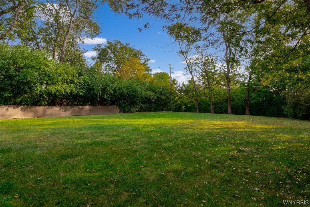 Sold 83 Clifford Heights, Amherst, NY 14226 3 Beds / 1 Full Bath / 1 Half Bath 268,100