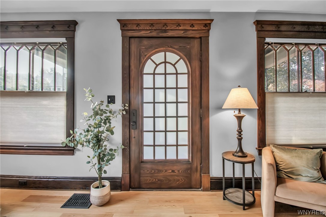 Sold 380 Bird Avenue, Buffalo, NY 14213, West Side 3 Beds / 1 Full