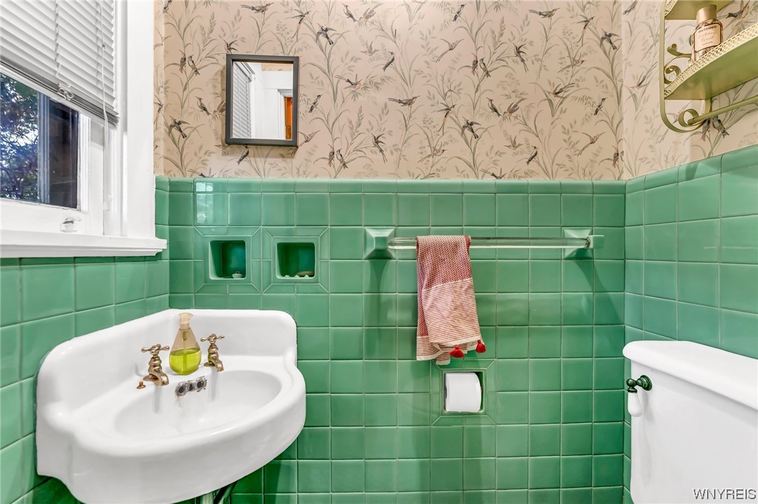 65 Tillinghast Place, Buffalo, NY 14216, North Buffalo