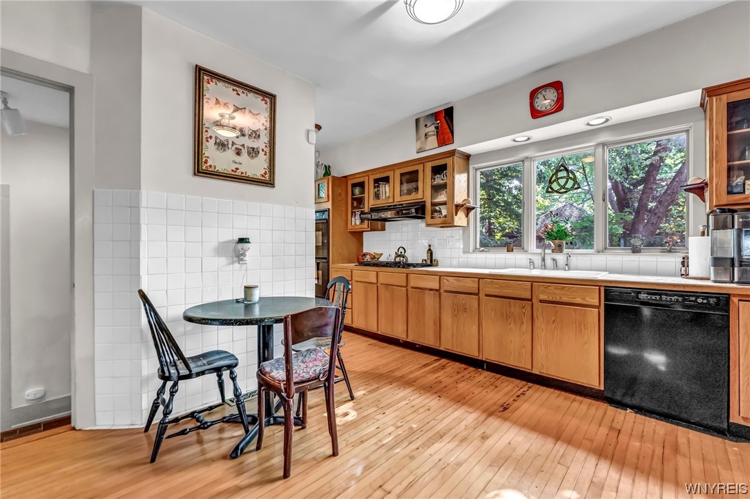 65 Tillinghast Place, Buffalo, NY 14216, North Buffalo